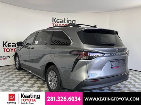 New 2026 Toyota Sienna XLE FWD image 10