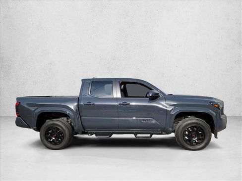 Used 2025 Toyota Tacoma SR5 AWD/4WD image 4