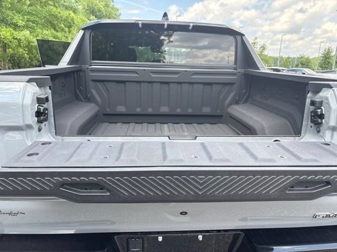 Used 2025 GMC Hummer EV 3X AWD/4WD image 10
