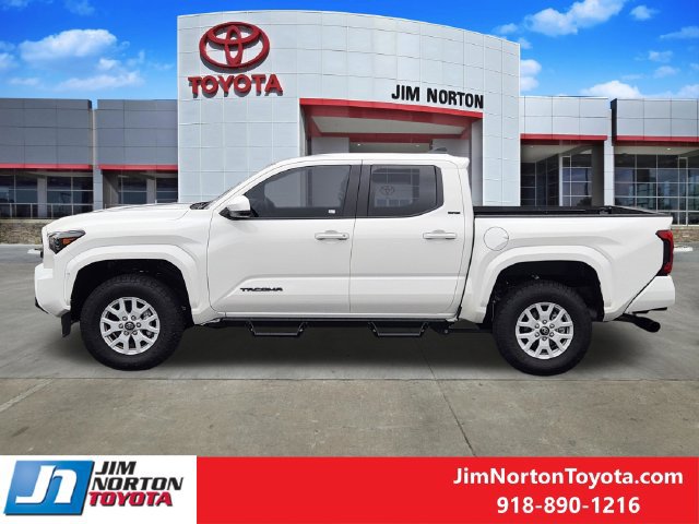 Used 2026 Toyota Tacoma SR5 AWD/4WD image 5