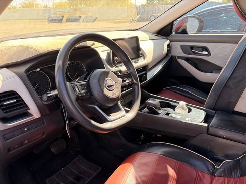 Used 2023 Nissan Rogue SV FWD image 8