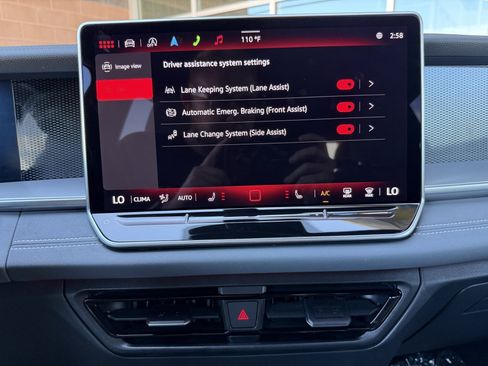 Used 2025 Volkswagen Tiguan SE R-Line AWD/4WD image 21