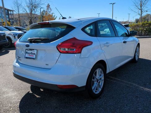Used 2017 Ford Focus SE image 6
