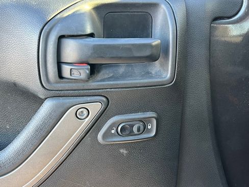 Used 2018 Jeep Wrangler Unlimited Sport S image 22