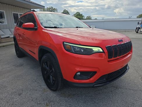Used 2021 Jeep Cherokee Latitude Plus image 3