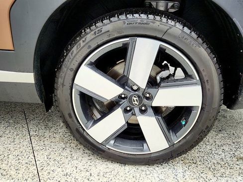 Used 2024 Hyundai Santa Fe Limited image 9