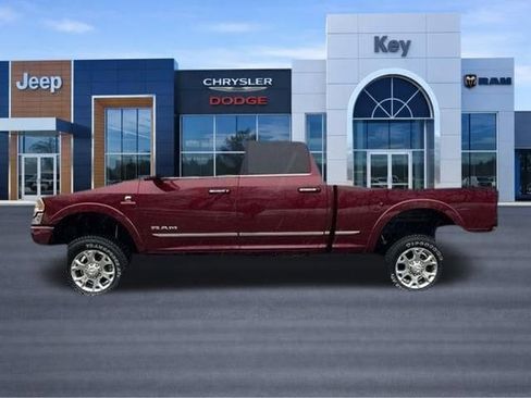 Used 2022 RAM 2500 Limited w/ Towing Technology Group AWD/4WD image 3