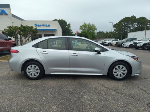 Used 2022 Toyota Corolla L FWD image 3