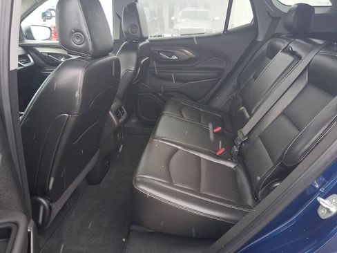 Used 2023 GMC Terrain SLT image 18