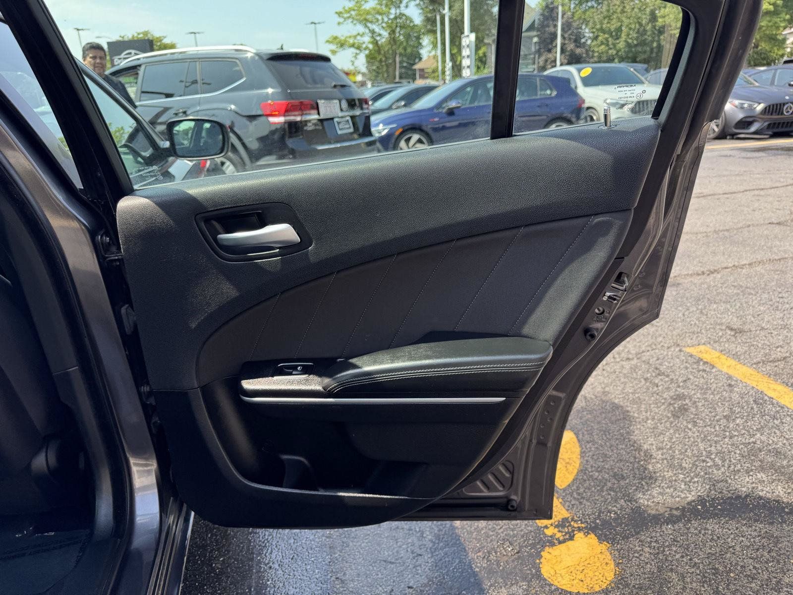 Used 2019 Dodge Charger SXT AWD/4WD image 36