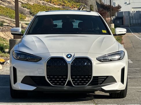 Certified 2023 BMW i4 eDrive35 w/ Premium Package image 10