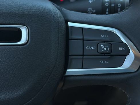 Used 2025 Jeep Compass Latitude AWD/4WD image 26