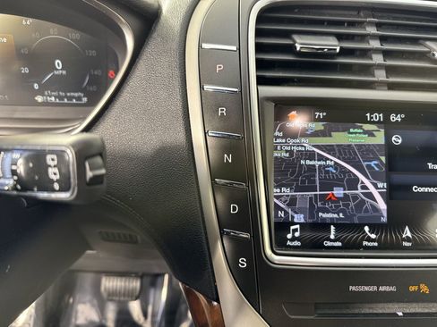 Used 2019 Lincoln Nautilus Reserve image 17