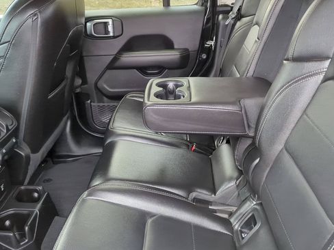 Used 2020 Jeep Gladiator Overland AWD/4WD image 10