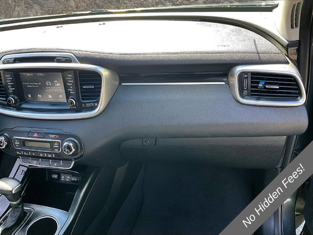 Used 2019 Kia Sorento AWD w/ LX Convenience Package image 13