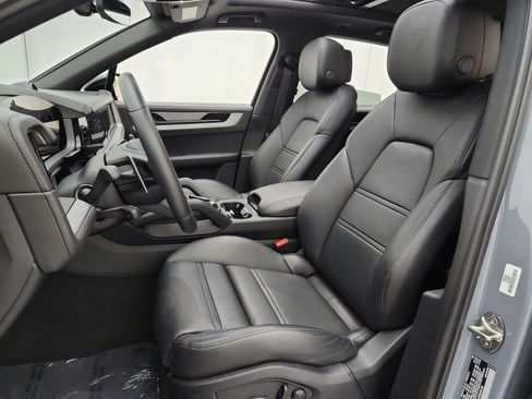 Used 2024 Porsche Cayenne S AWD/4WD image 13