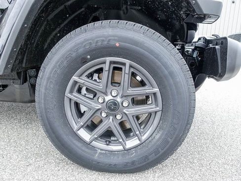 New 2026 Jeep Gladiator Sport AWD/4WD image 3