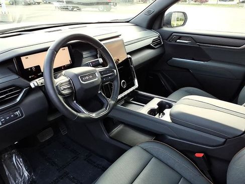 Used 2026 GMC Acadia AT4 w/ Luxury Package AWD/4WD image 14