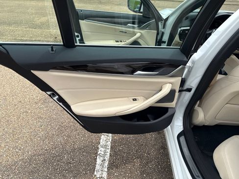 Certified 2023 BMW 530i w/ Premium Package RWD image 10