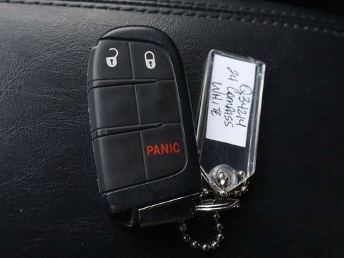 Used 2024 Jeep Compass Trailhawk image 29