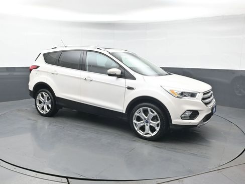 Used 2019 Ford Escape Titanium image 8