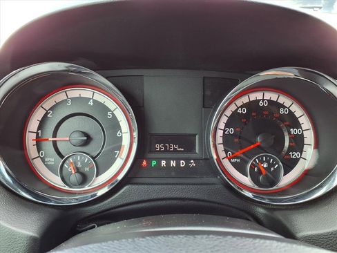 Used 2020 Dodge Grand Caravan SXT image 34