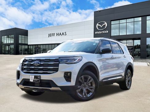 Used 2025 Ford Explorer Active w/ Active Comfort Package image 1