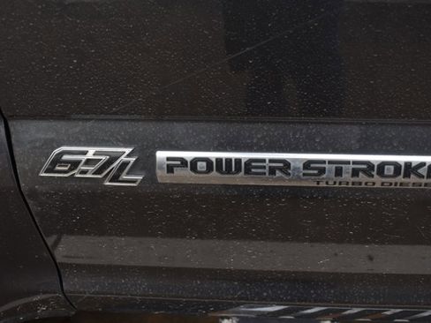 Used 2017 Ford F250 XLT w/ XLT Premium Package image 8