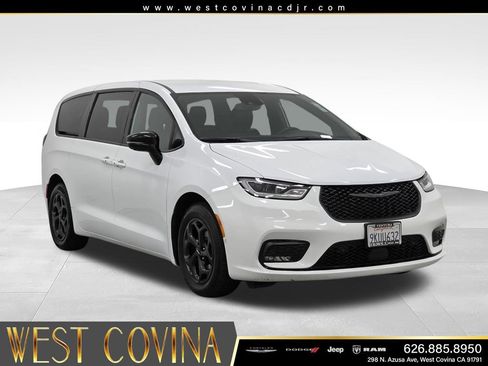 Used 2024 Chrysler Pacifica Limited FWD image 1