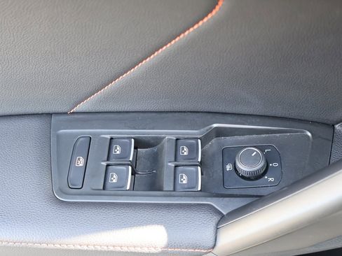 Used 2024 Volkswagen Tiguan Wolfsburg Edition image 46