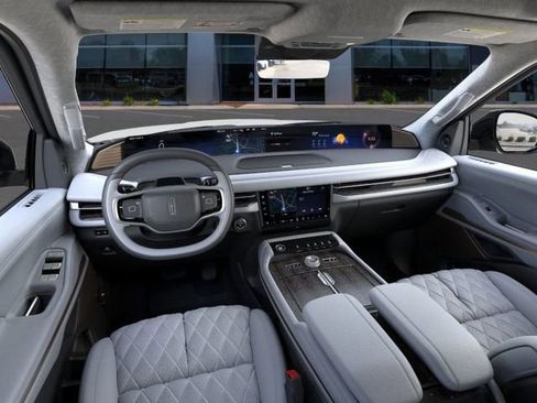 New 2025 Lincoln Navigator L Black Label image 39