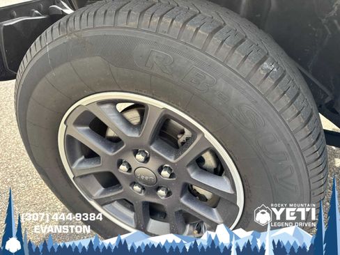 Used 2023 Jeep Gladiator Overland image 20