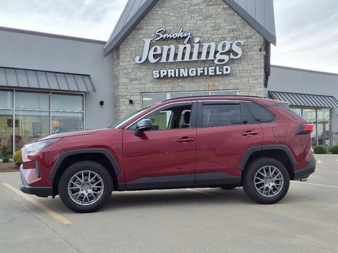 Used 2021 Toyota RAV4 LE image 25