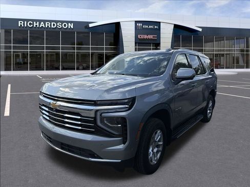 Used 2025 Chevrolet Tahoe LT w/ Comfort Package AWD/4WD image 4