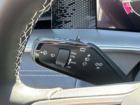 New 2026 Volkswagen Tiguan SE image 25