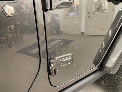 Used 2018 Jeep Wrangler Unlimited Rubicon w/ Dual Top Group image 27