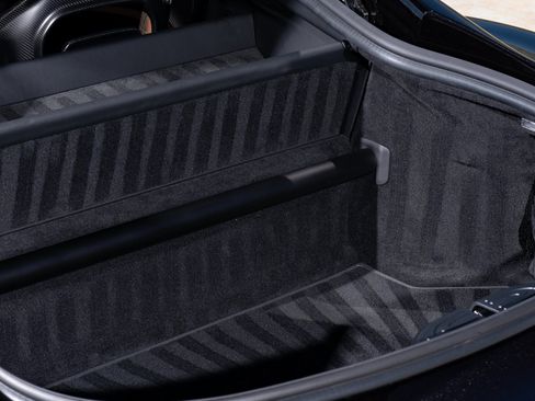 Used 2024 Aston Martin Valour image 41