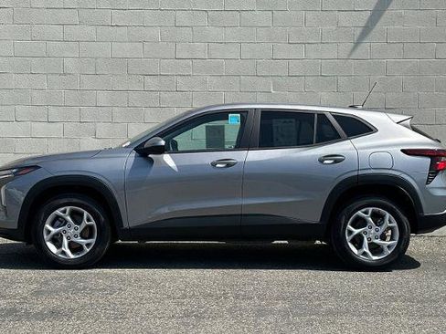 New 2026 Chevrolet Trax LS w/ LS Convenience Package FWD image 7