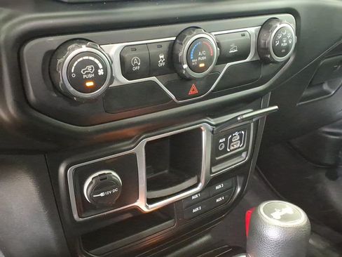 Used 2021 Jeep Wrangler 4WD Unlimited Willys image 15