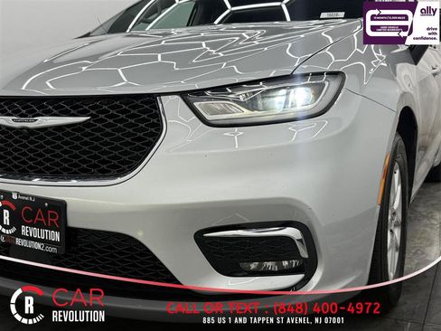 Used 2024 Chrysler Pacifica Touring-L FWD image 47