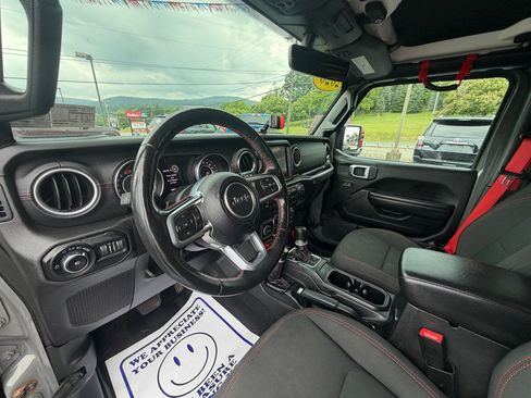 Used 2020 Jeep Wrangler Unlimited Rubicon w/ Quick Order Package 28Y Recon AWD/4WD image 12