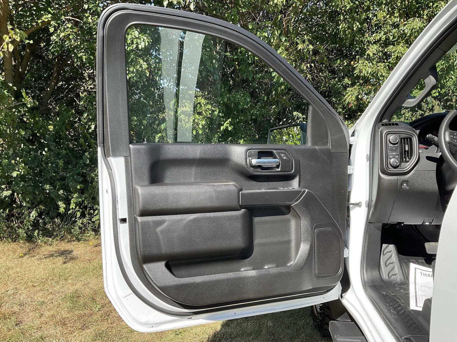 Certified 2025 Chevrolet Silverado 2500 W/T AWD/4WD image 9