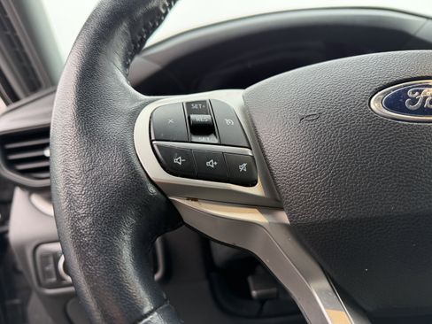 Used 2023 Ford Explorer XLT image 23