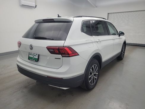 Used 2020 Volkswagen Tiguan SE AWD/4WD image 9