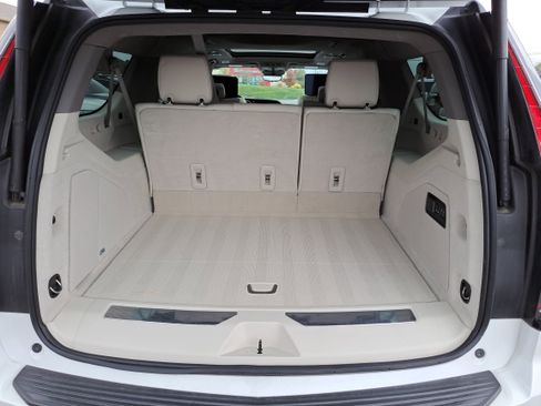 Used 2024 Cadillac Escalade ESV Sport Platinum w/ LPO, ONYX Package image 29