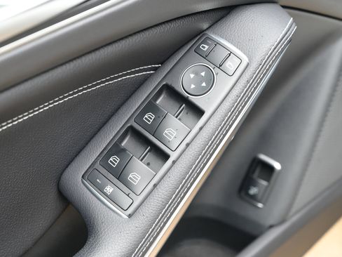 Used 2019 Mercedes-Benz GLA 250 4MATIC image 20