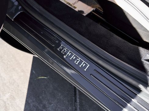 Used 2022 Ferrari F8 Tributo image 40