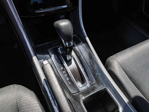 Used 2017 Honda Accord LX image 11