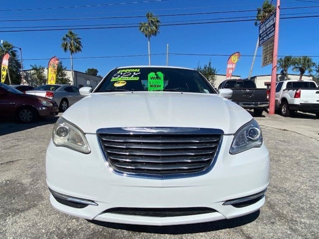 Used 2013 Chrysler 200 Touring FWD image 2