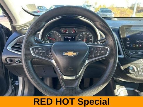 Used 2023 Chevrolet Malibu LT FWD image 16